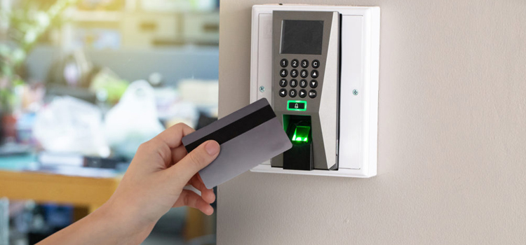 key card entry system Fountainebleau